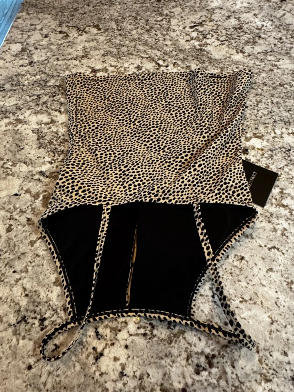Ellen Tracy Leopard‎ Swim Tankini Top with Keyhole Design